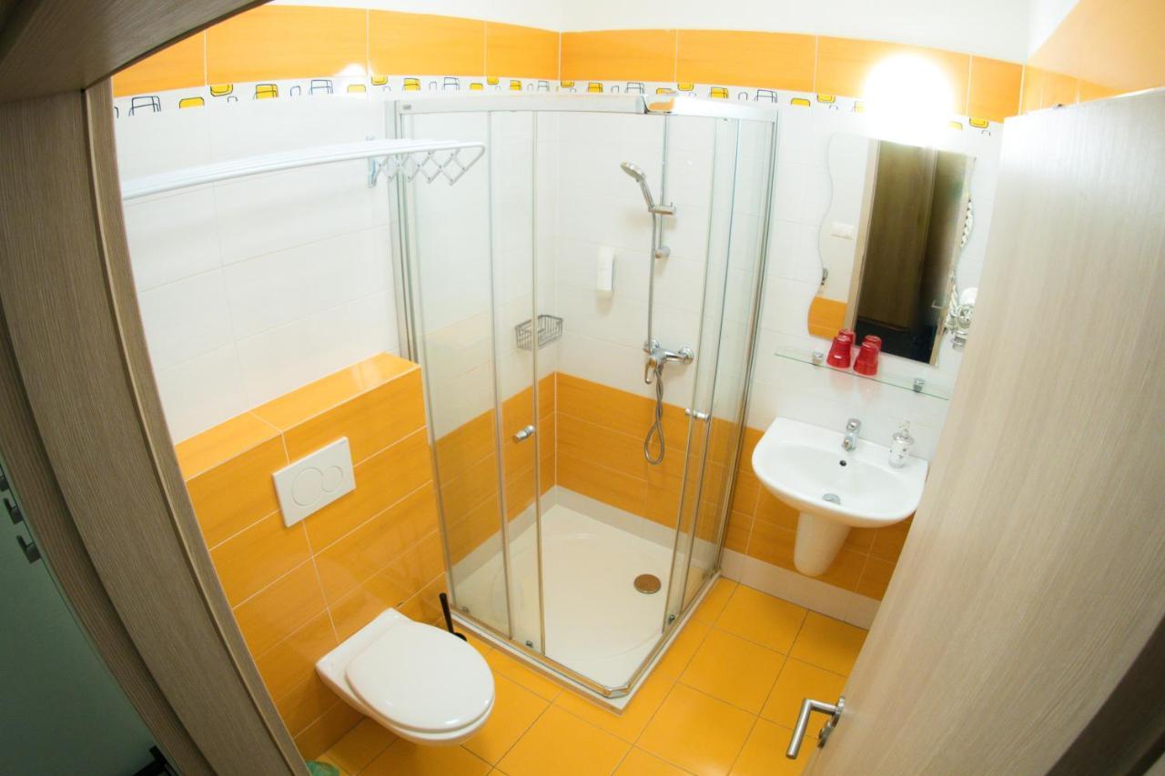 Apartments Radka トレボン エクステリア 写真