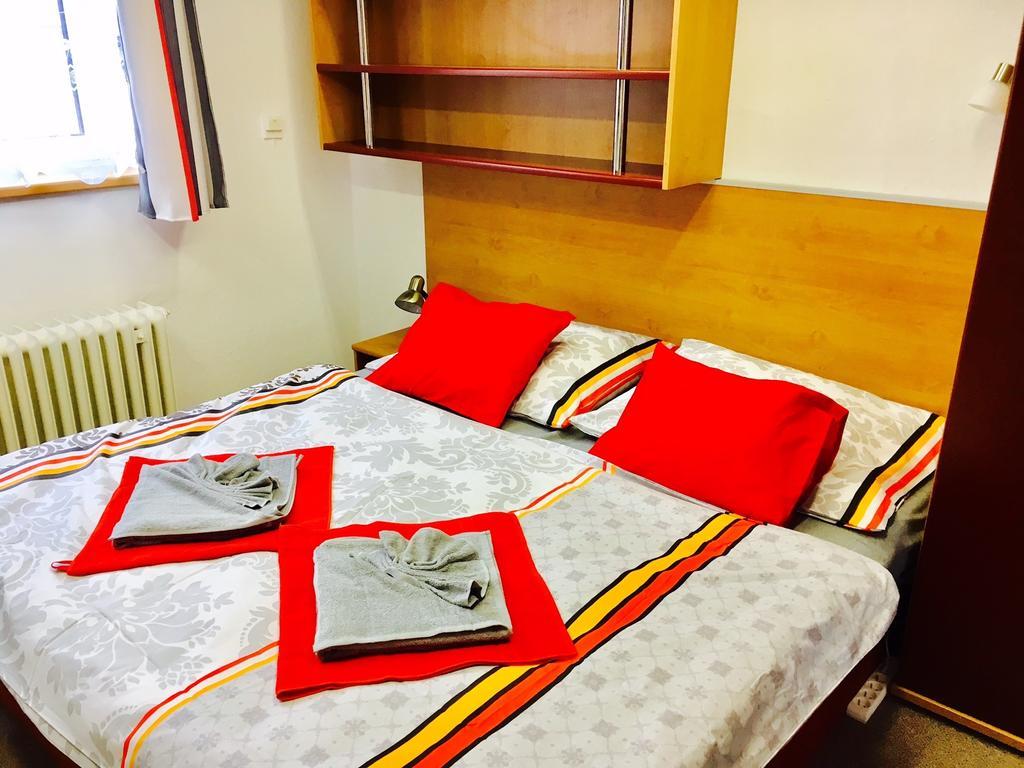 Apartments Radka トレボン エクステリア 写真